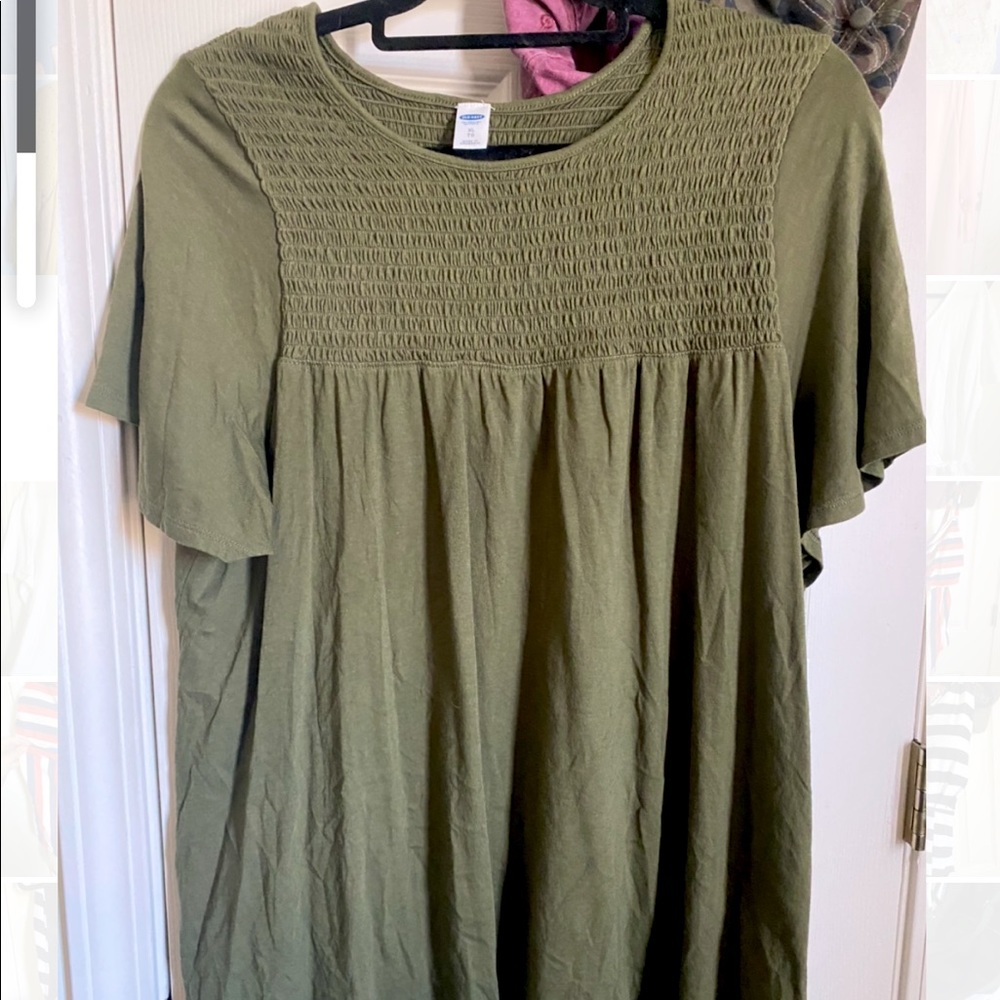 Green Old Navy peasant blouse